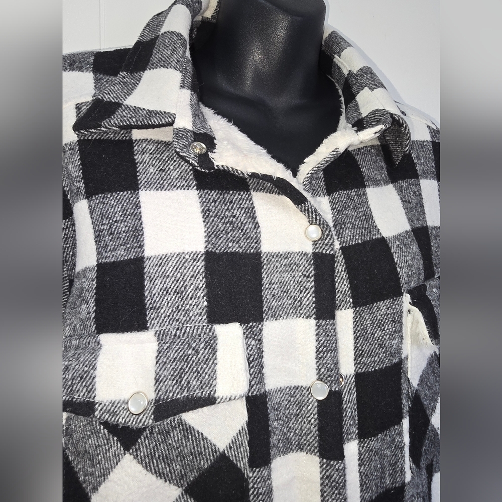 Bluivy Plaid Sherpa Lined Black/White Checkered Shacket Sz L - Picture 5 of 10